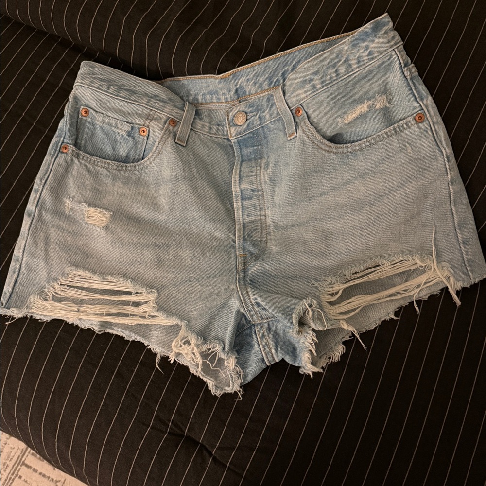 Levi’s shorts 32
